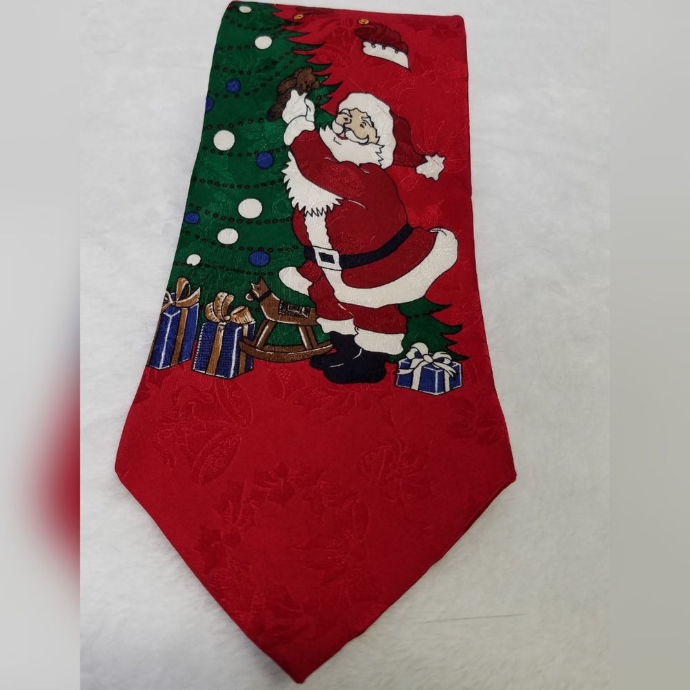 Santa Tie Christmas Tree